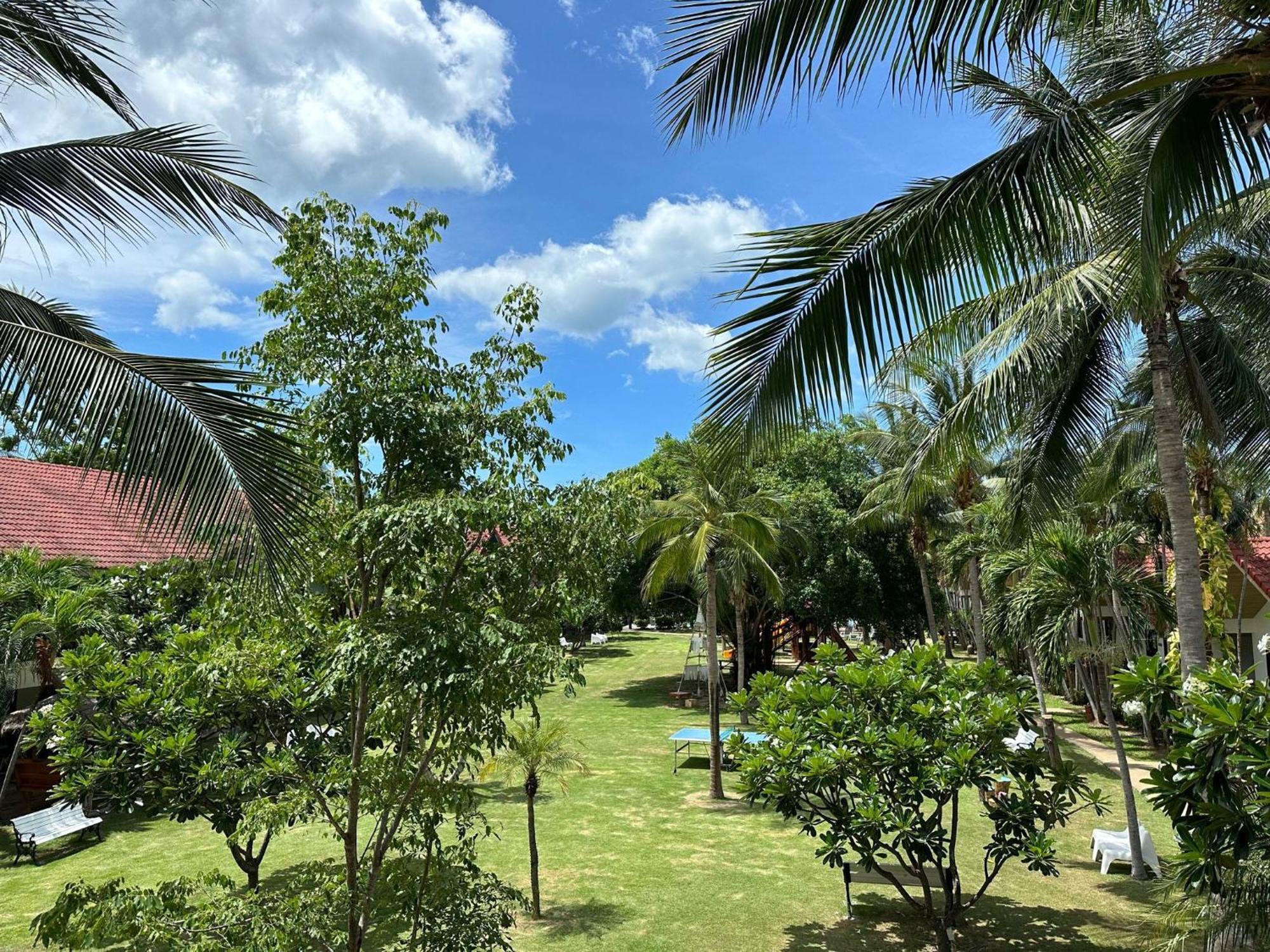 Dolphin Bay Beach Resort Sam Roi Yot Exterior foto