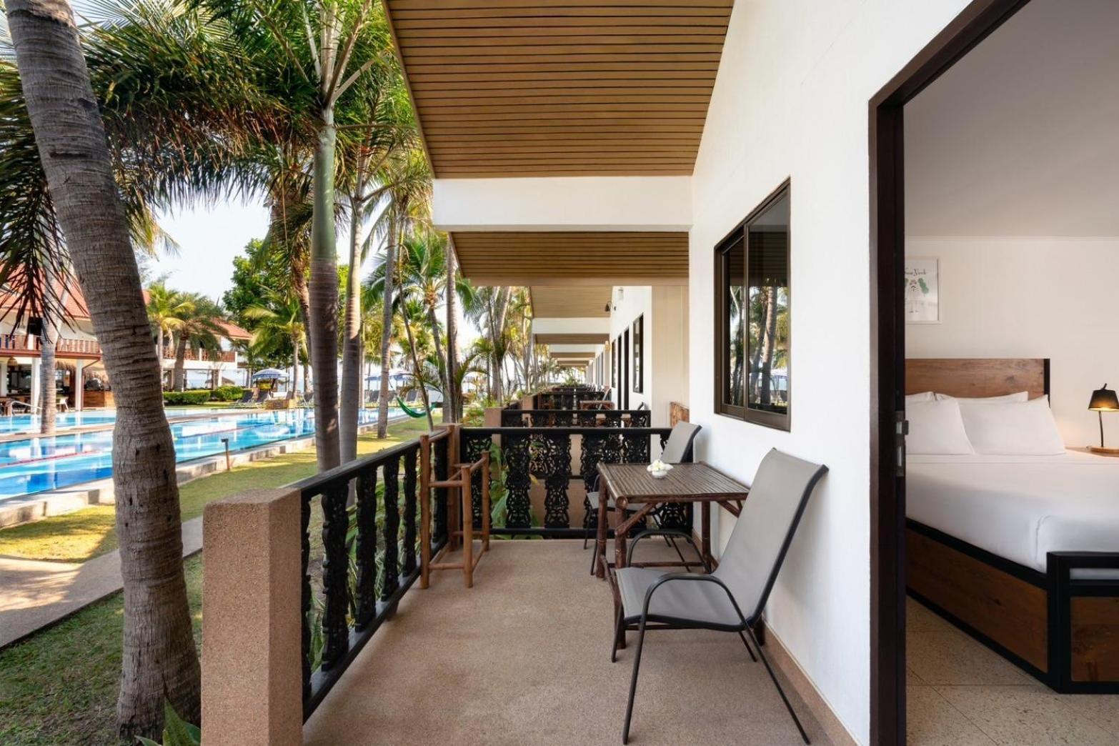 Dolphin Bay Beach Resort Sam Roi Yot Exterior foto