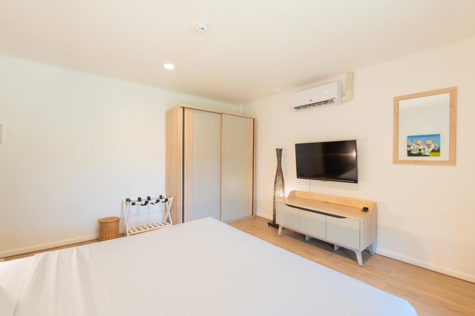 Dolphin Bay Beach Resort Sam Roi Yot Exterior foto
